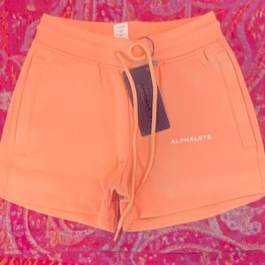 Alphalete Essential Core Short with Zipper Pocket